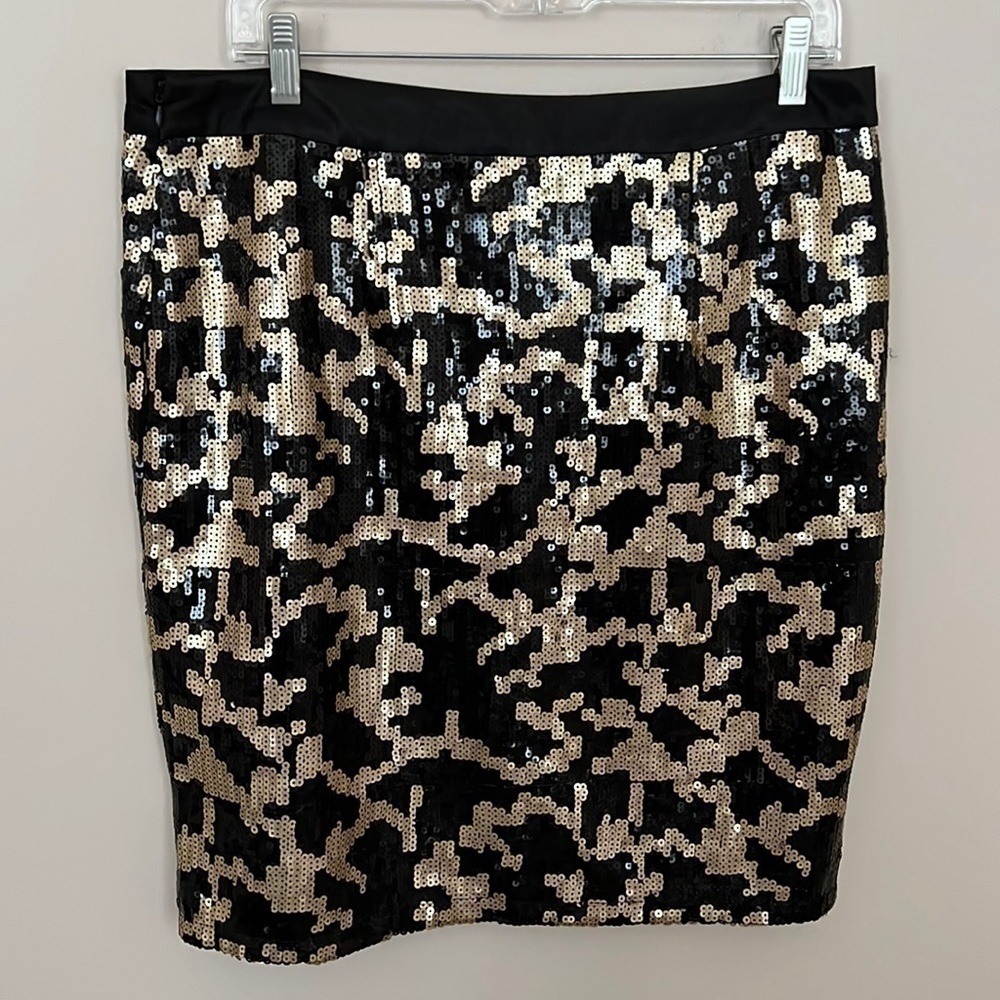 𝅺BCBG Paris l Black and Gold Sequence Mini Skirt